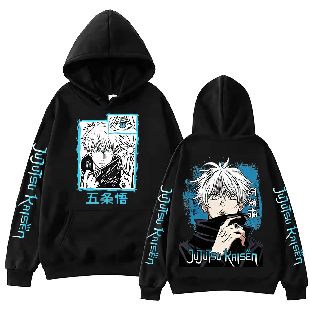 Hoodie noir à capuche, imprimés anime Gojo devant et dos, lettrage bleu sur manches.