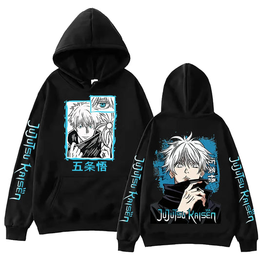 Hoodie noir à capuche, imprimés anime Gojo devant et dos, lettrage bleu sur manches.