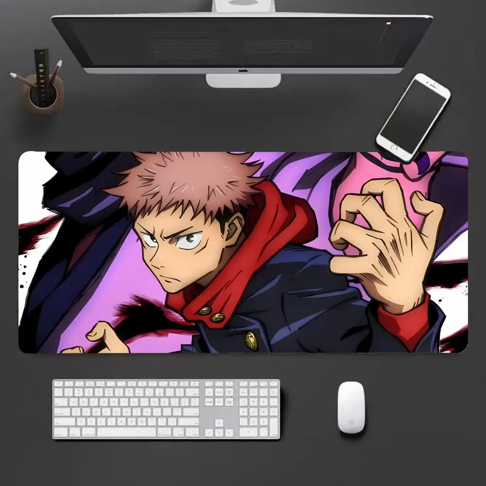 Tapis de souris rectangulaire violet avec illustration anime de Yuji Itadori.