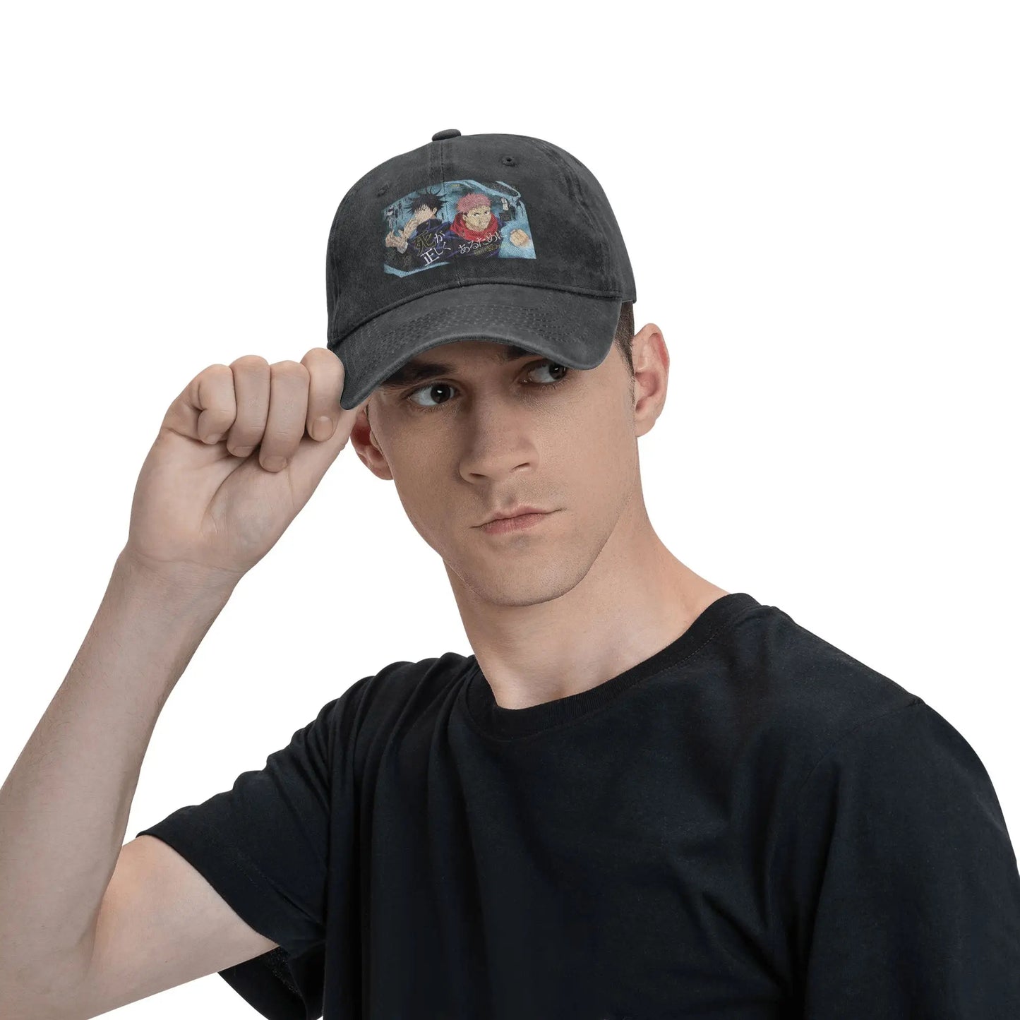 Casquette noire portée, visuel illustré sur le devant