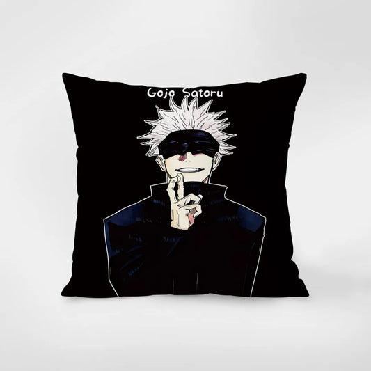Housse de coussin noire avec illustration Gojo Satoru et pose en main