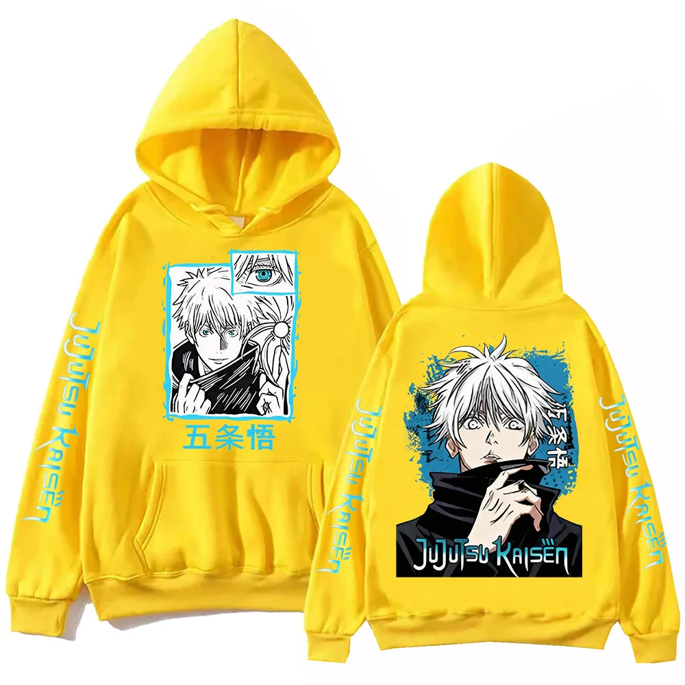 Hoodie jaune à capuche, imprimés anime Gojo devant et dos, lettrage bleu sur manches.