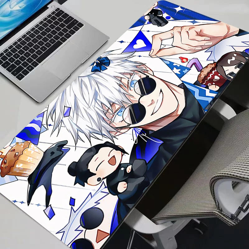 Tapis de souris en tissu avec impression personnages chibi, tons bleu, blanc et noir