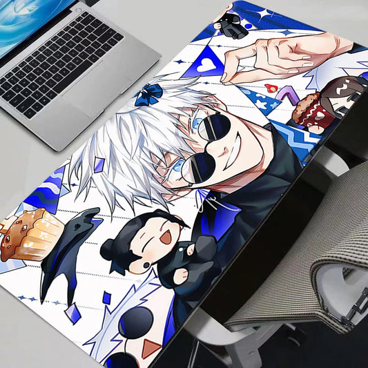 Tapis de souris en tissu avec impression personnages chibi, tons bleu, blanc et noir