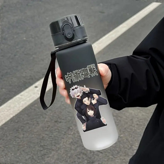 Gourde de 650 ml avec couvercle noir et dessin manga sur fond gris clair